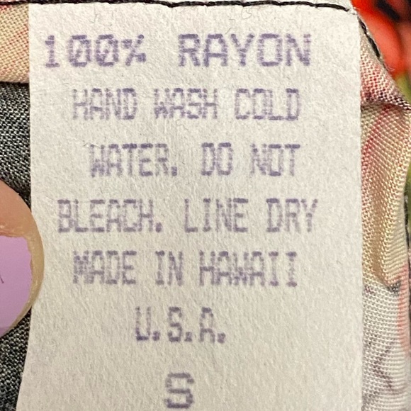 Hilo Hattie Women's Hawaiian Dress 
Size Small - Picture 5 of 8